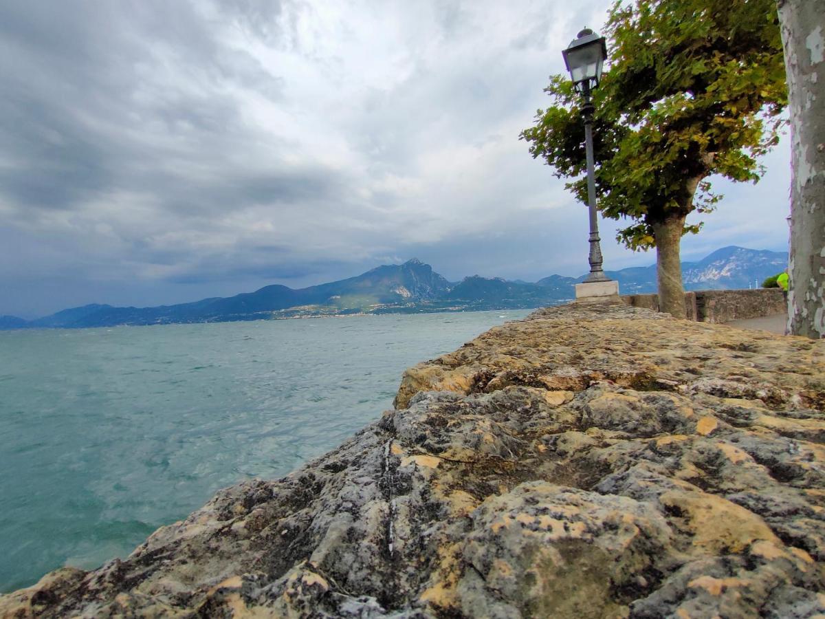 Garda Dreams Apartment Torri Del Benaco Dış mekan fotoğraf